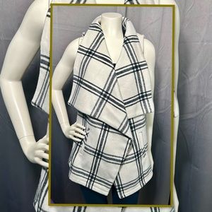 THE IMPECCABLE PIG SLEEVELESS BLACK AND WHITE WRAP  S